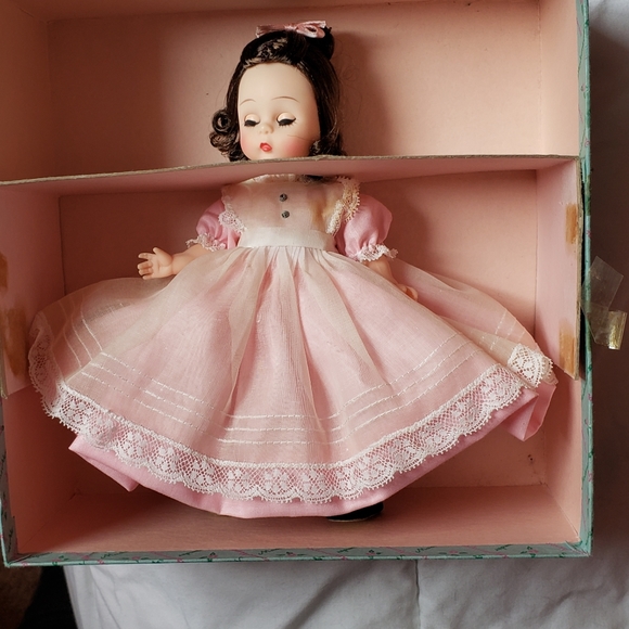 Madam Alexander "Beth" Vintage 8" Doll - Picture 3 of 7